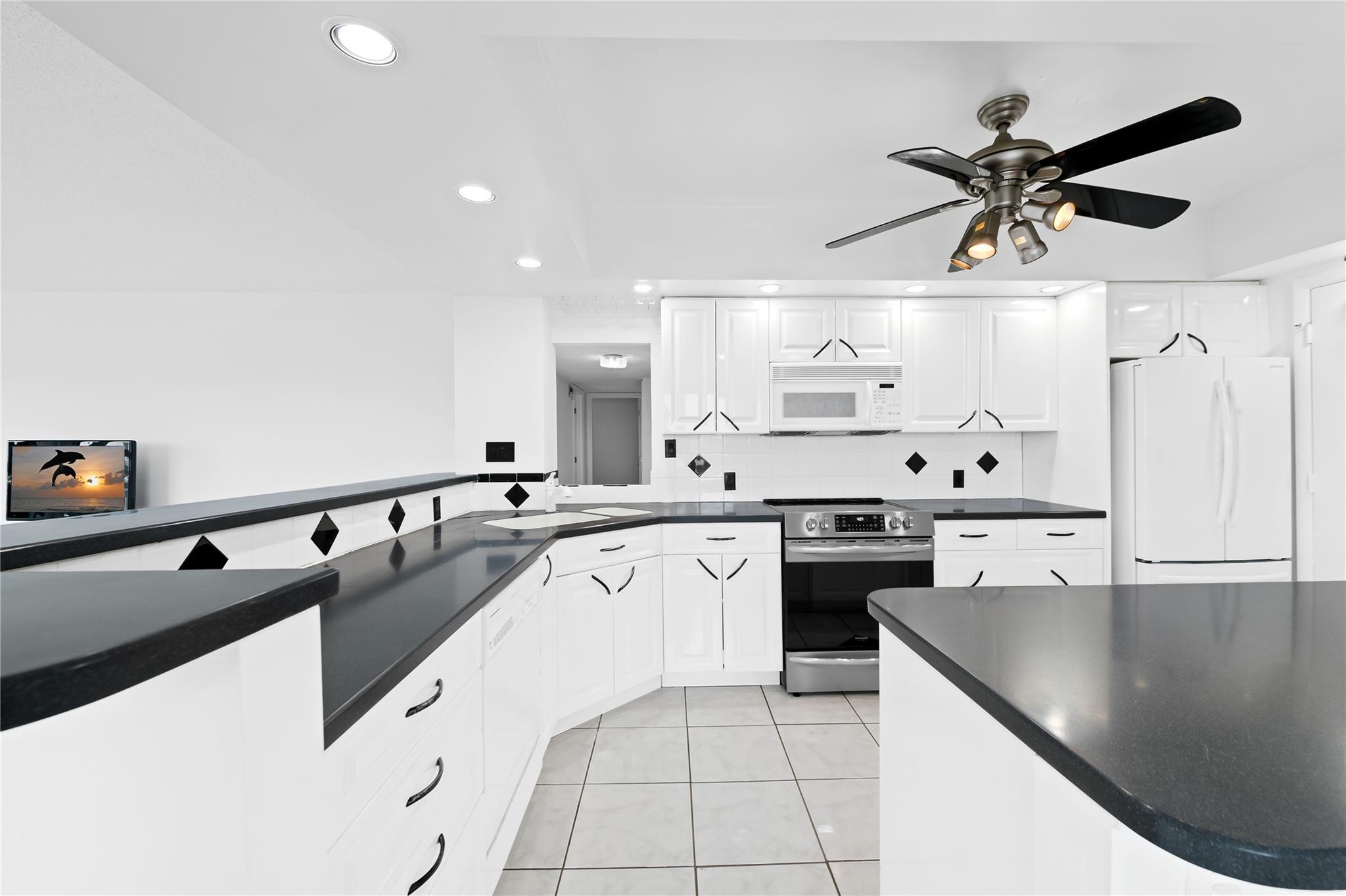 3850 Galt Ocean Dr 407