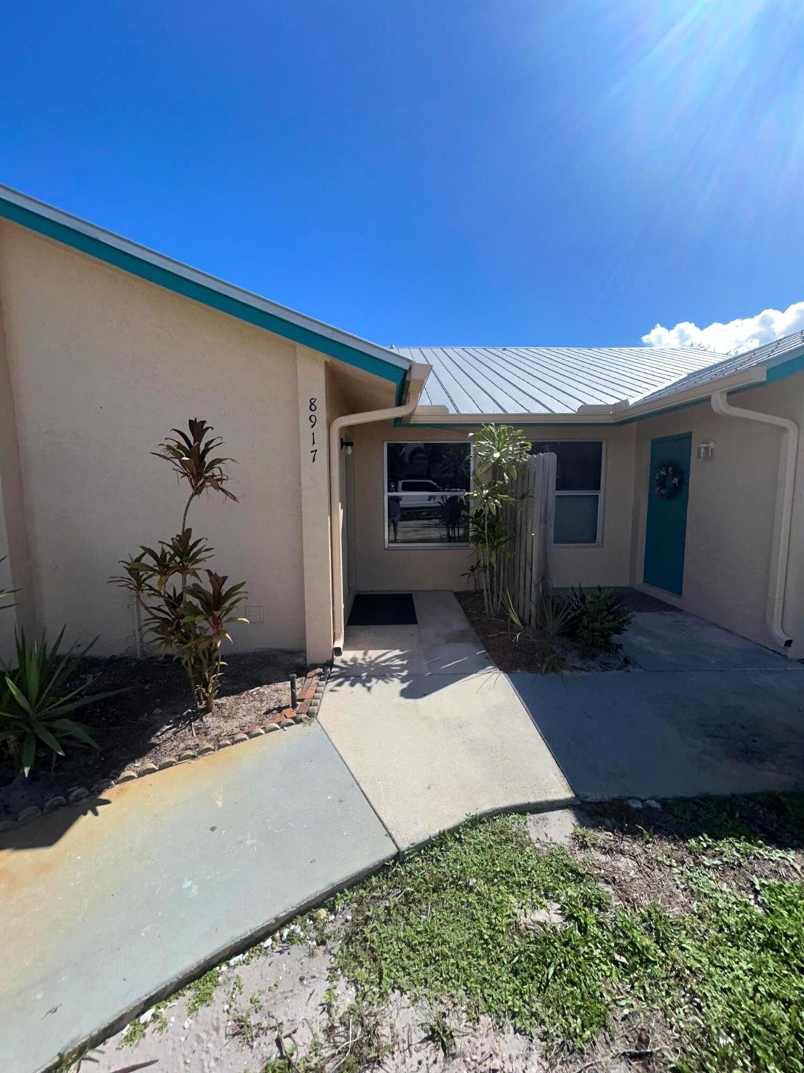 EASTRIDGE COURT - Residential Lease