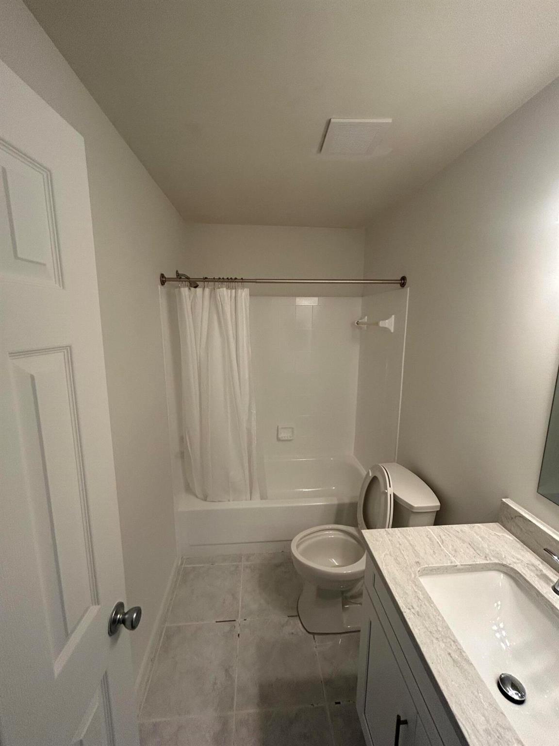 EASTRIDGE COURT - Residential Lease
