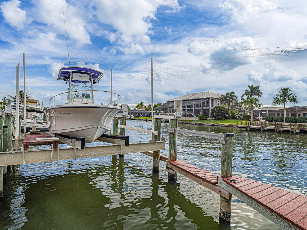 VERO ISLES PLAT NO 2 - Residential