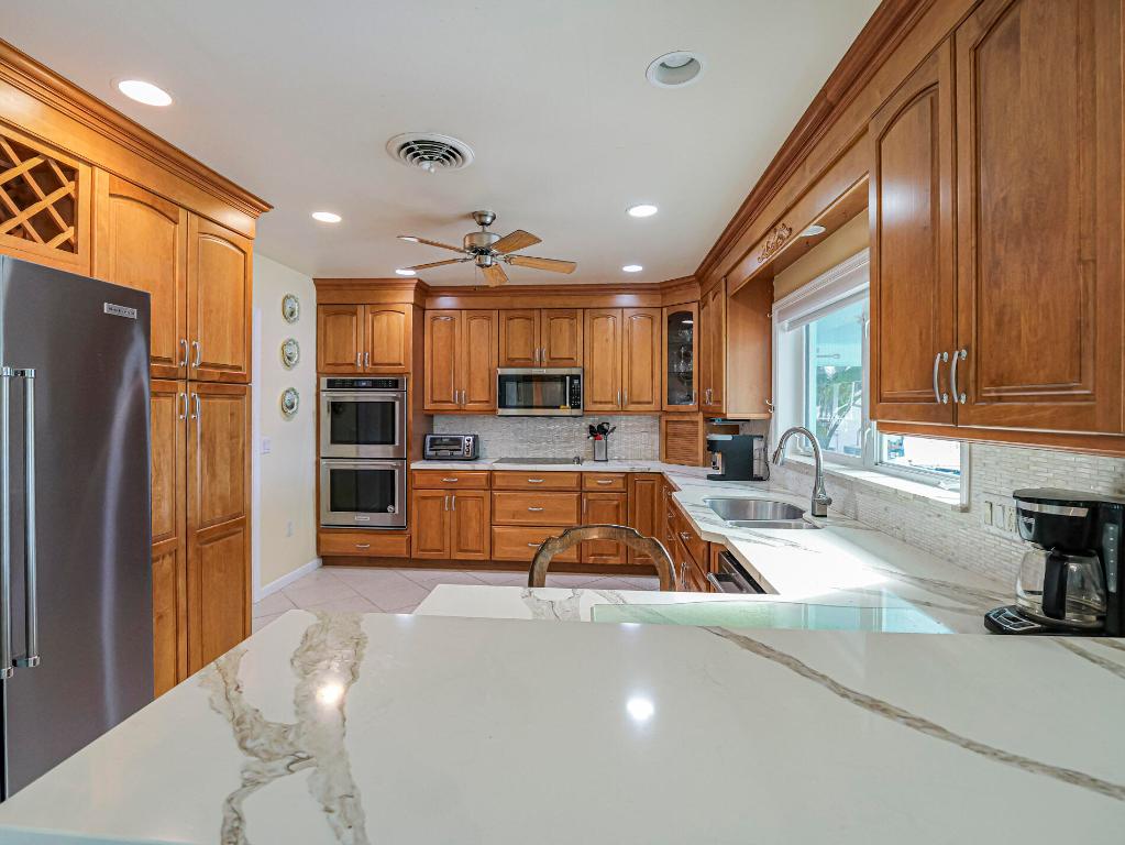 VERO ISLES PLAT NO 2 - Residential