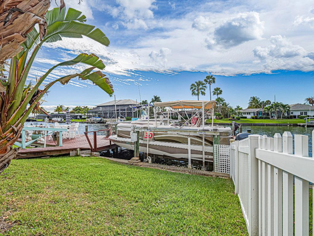 VERO ISLES PLAT NO 2 - Residential