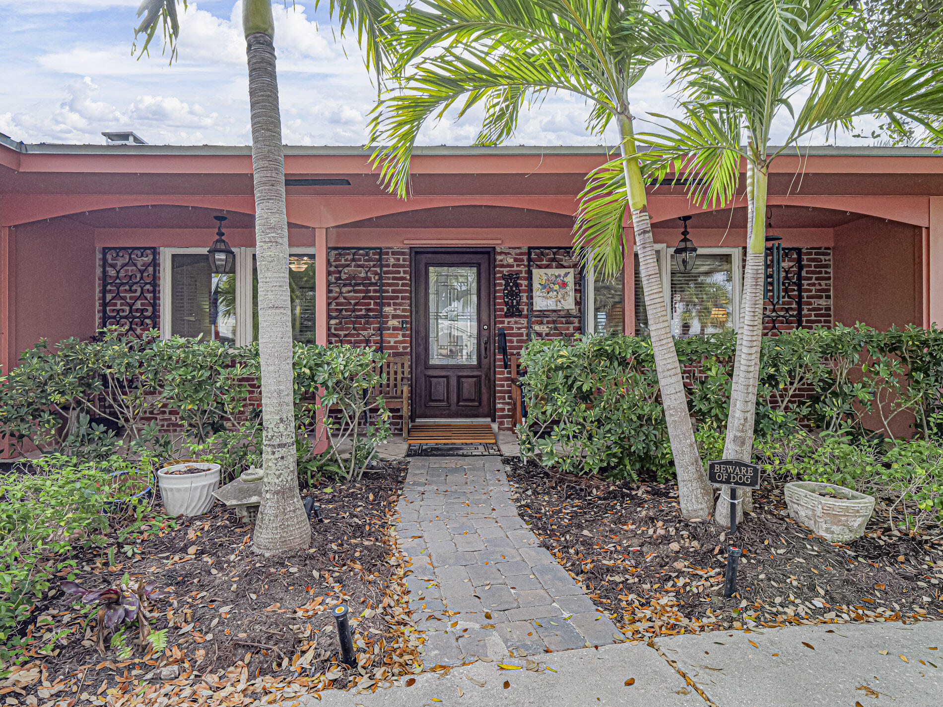 VERO ISLES PLAT NO 2 - Residential