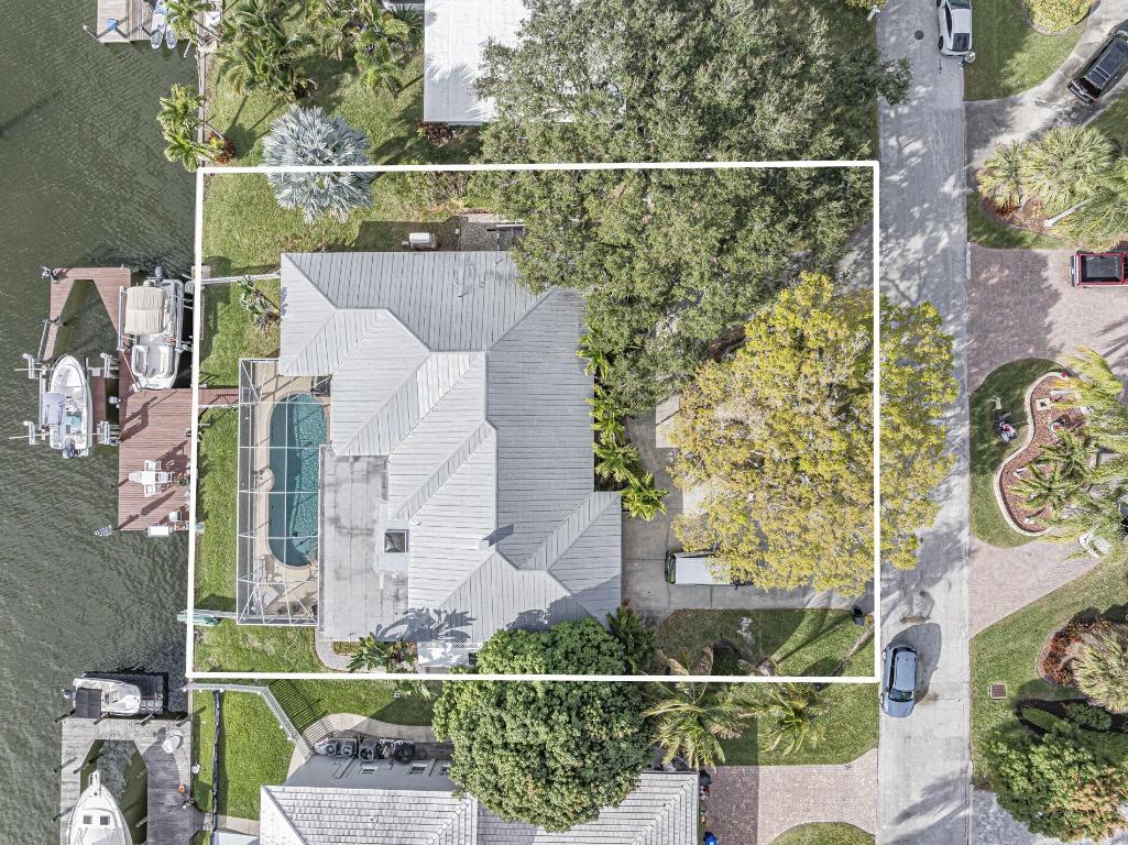 VERO ISLES PLAT NO 2 - Residential