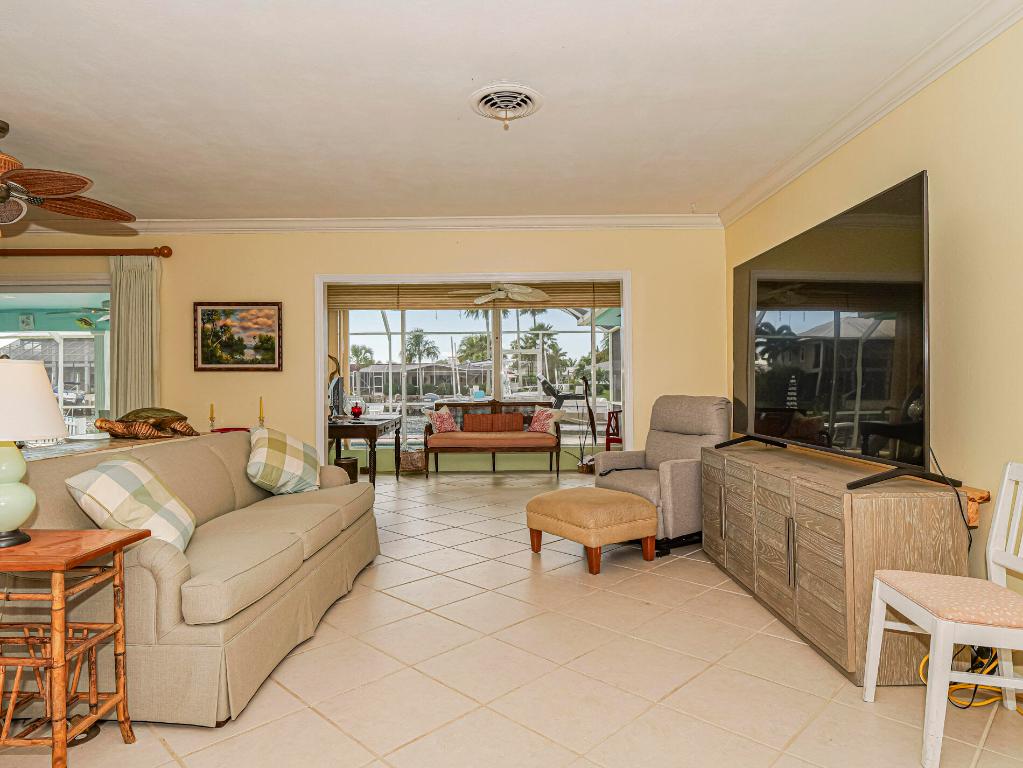 VERO ISLES PLAT NO 2 - Residential