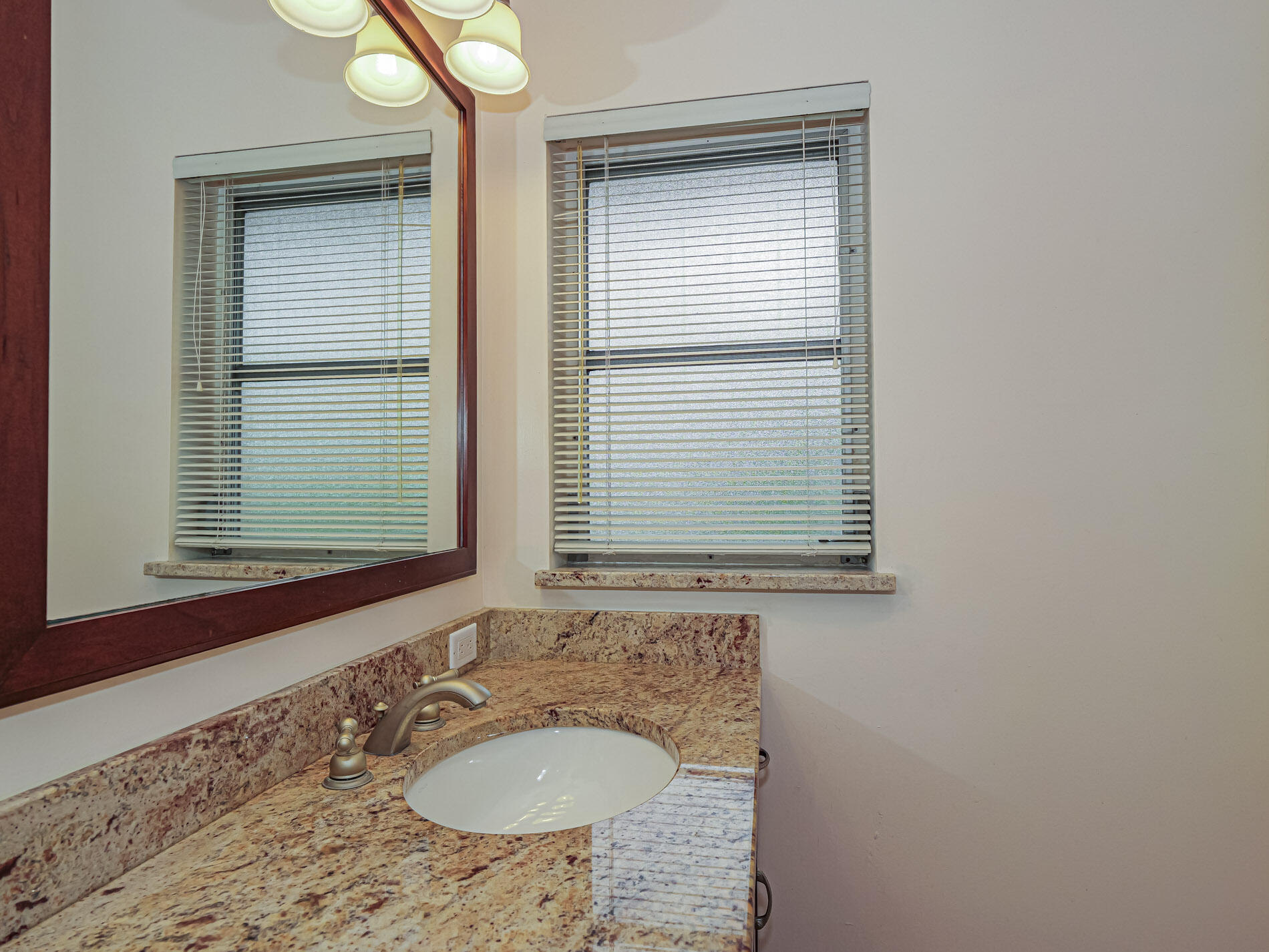 VERO ISLES PLAT NO 2 - Residential