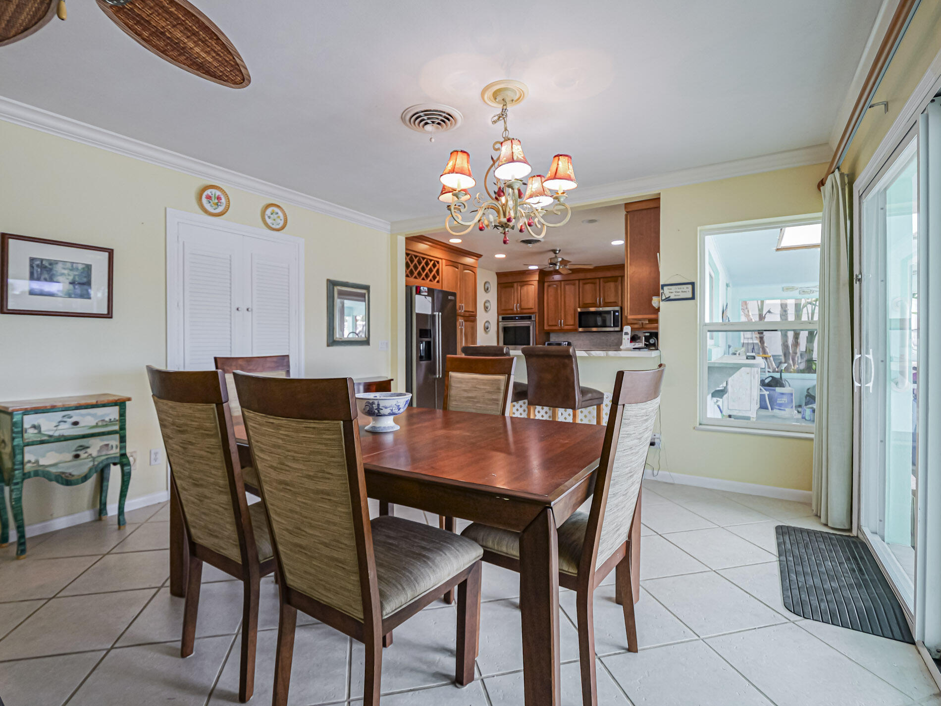 VERO ISLES PLAT NO 2 - Residential