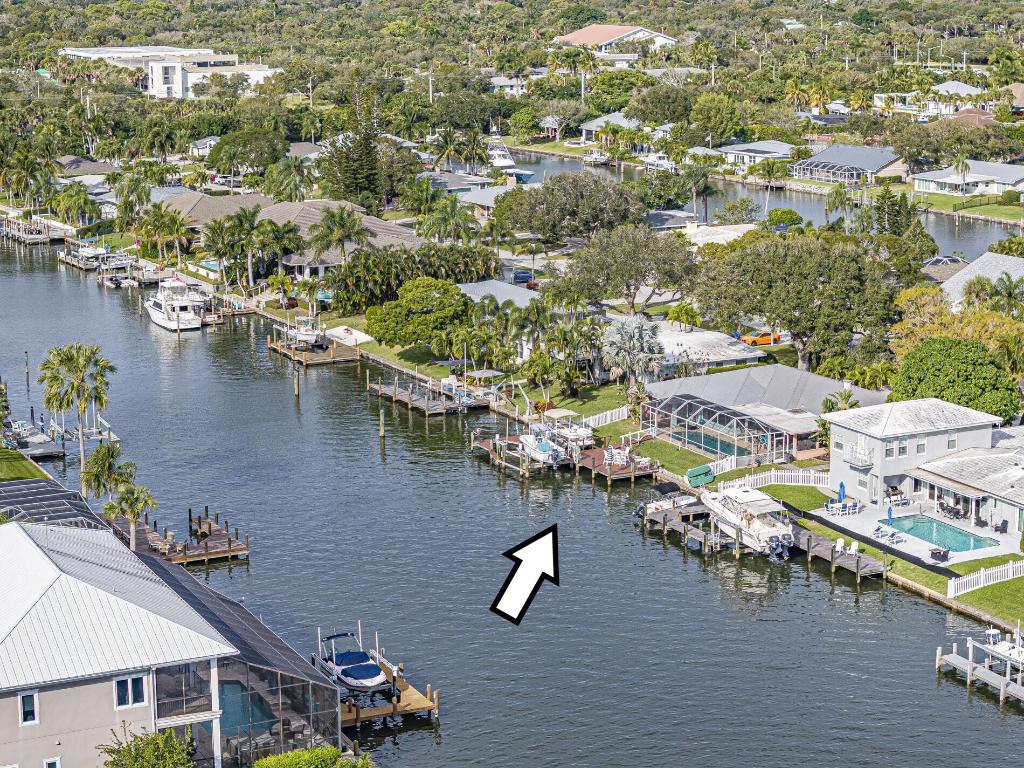 VERO ISLES PLAT NO 2 - Residential