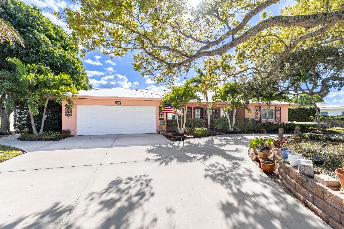 VERO ISLES PLAT NO 2 - Residential