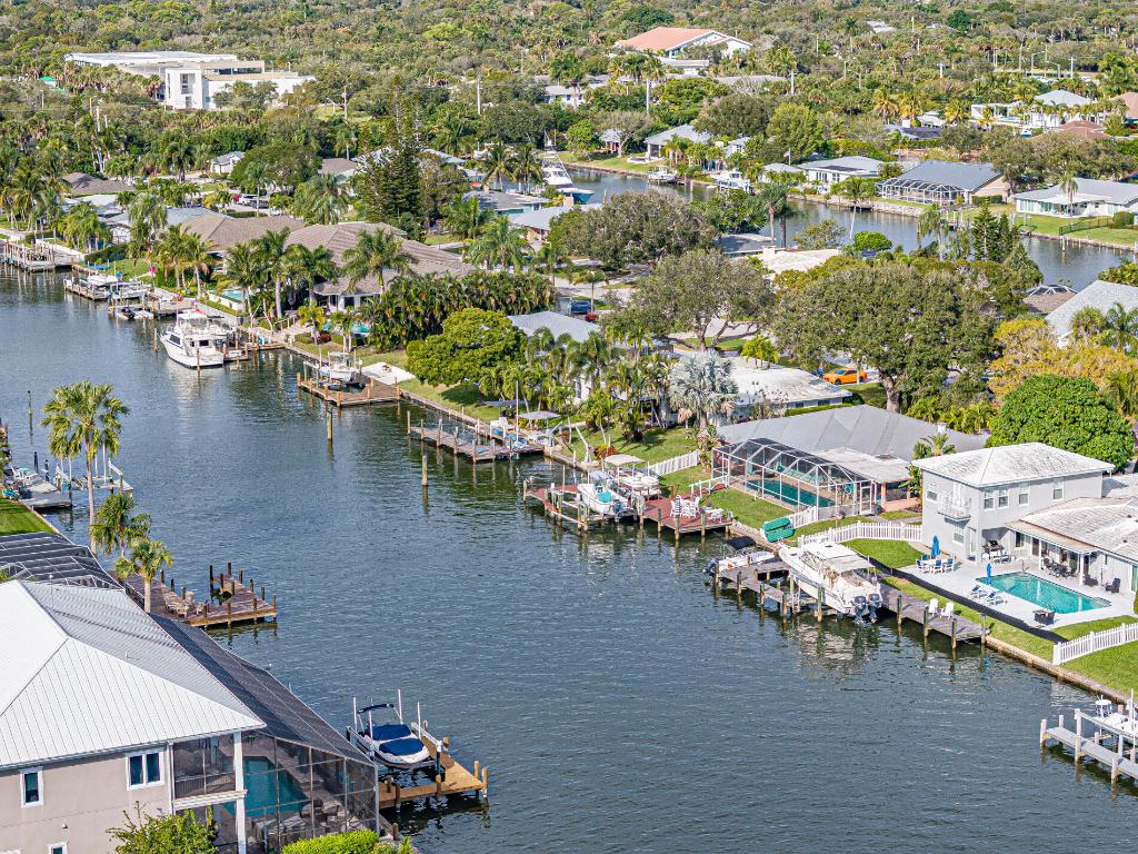 VERO ISLES PLAT NO 2 - Residential