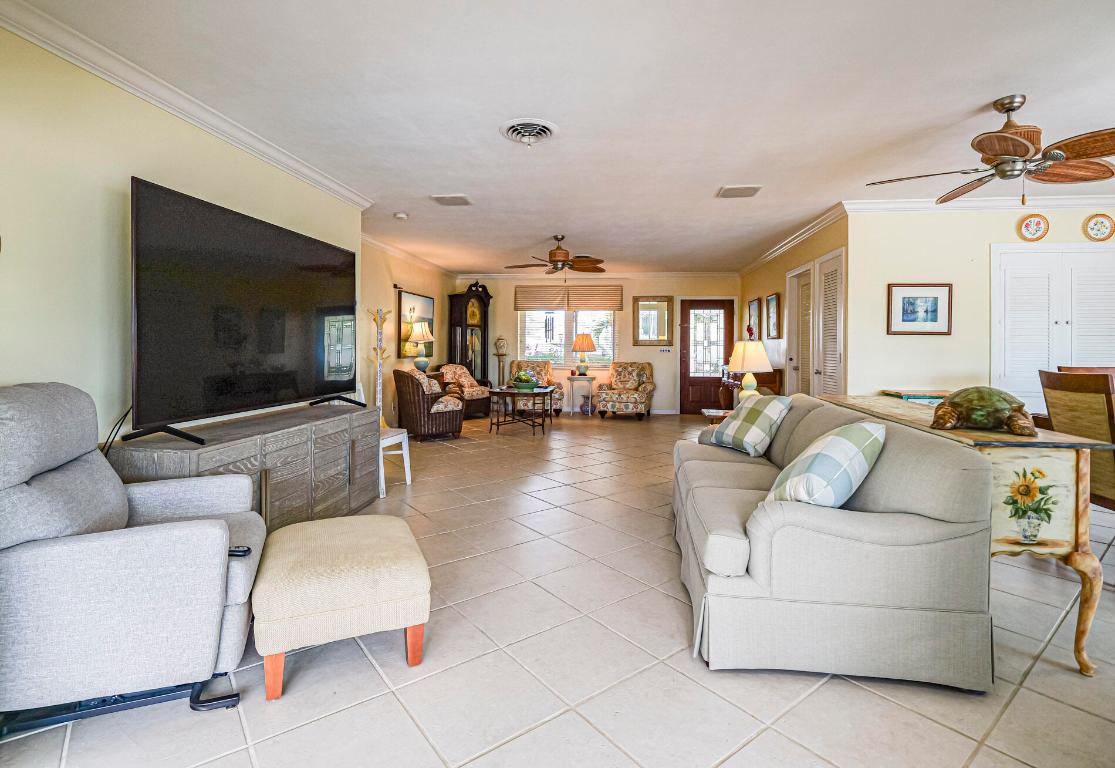 VERO ISLES PLAT NO 2 - Residential