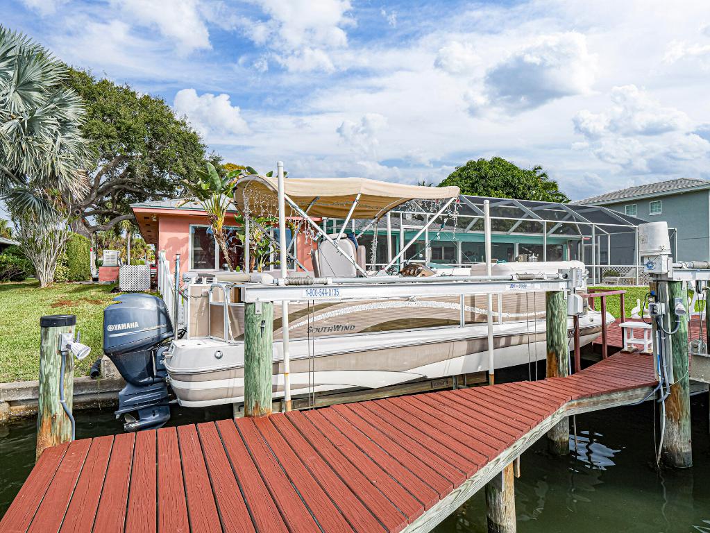 VERO ISLES PLAT NO 2 - Residential