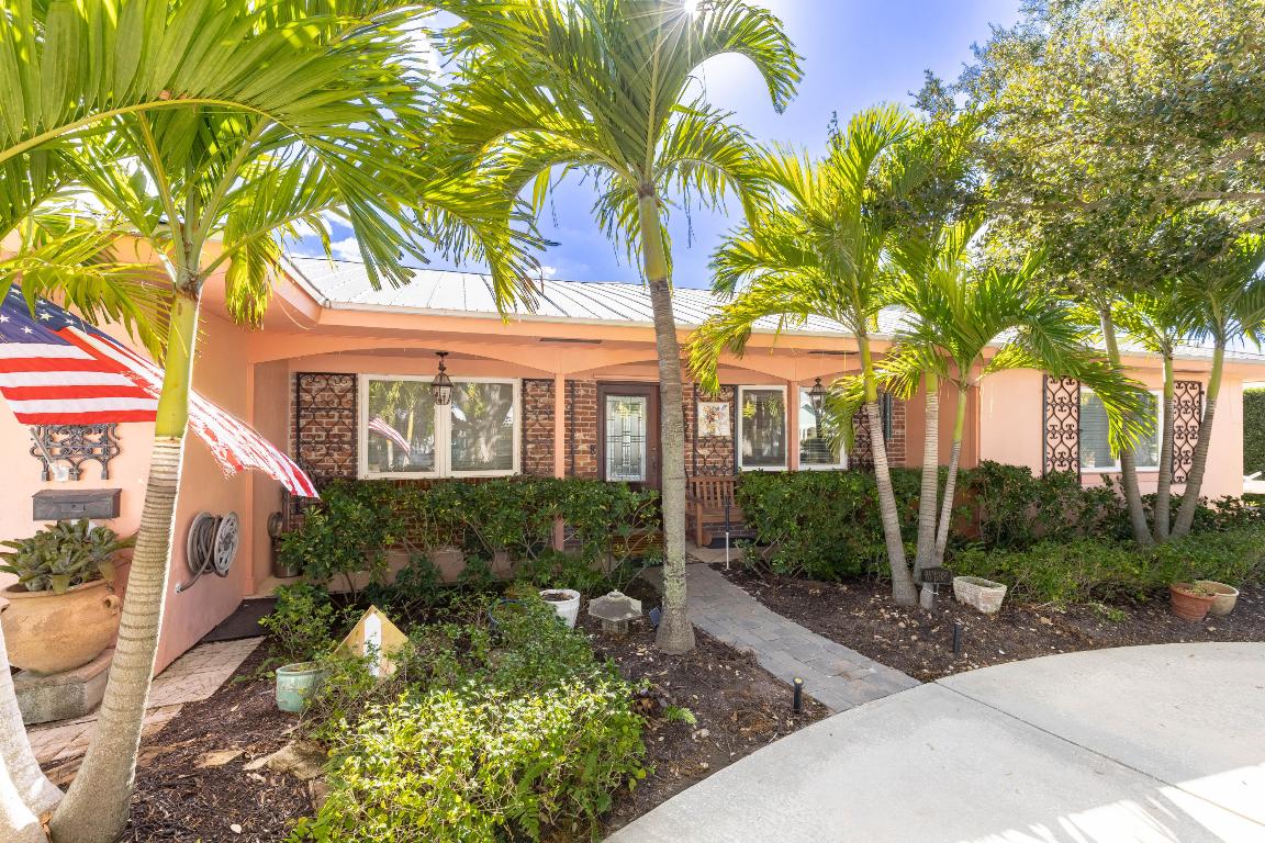 VERO ISLES PLAT NO 2 - Residential