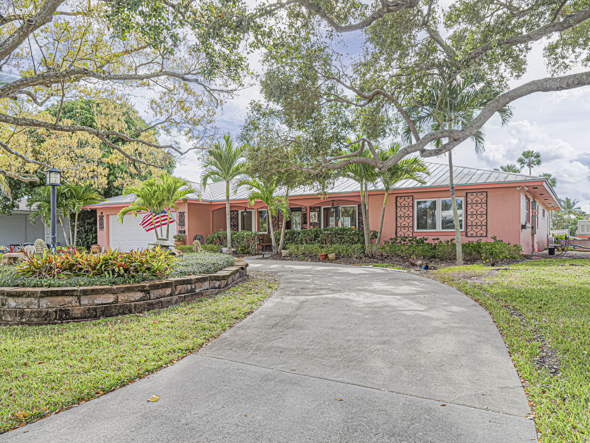 VERO ISLES PLAT NO 2 - Residential