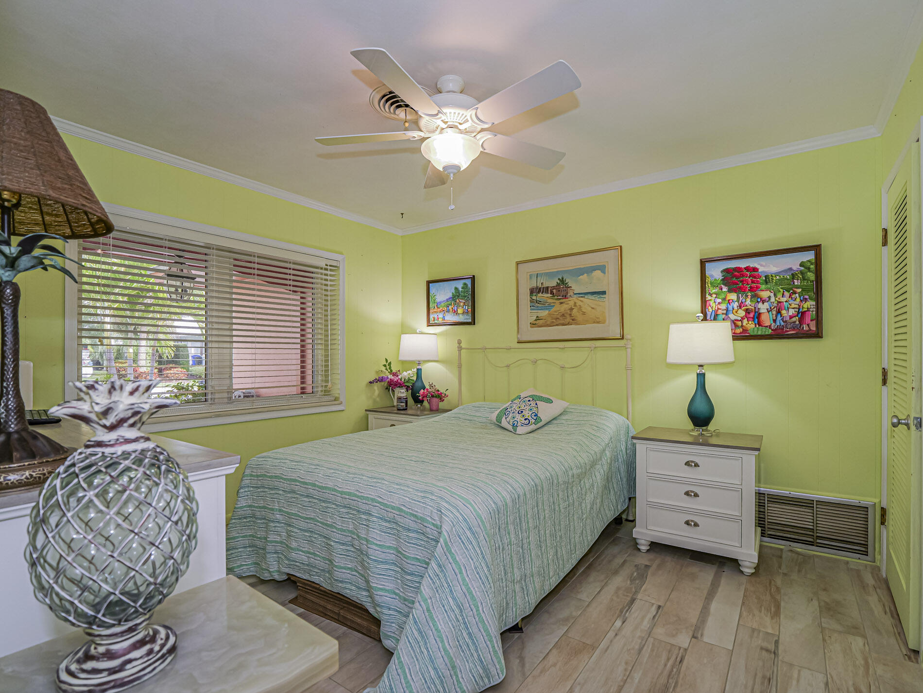 VERO ISLES PLAT NO 2 - Residential