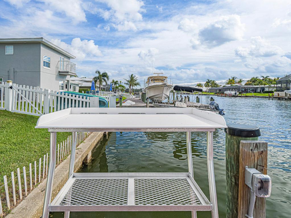 VERO ISLES PLAT NO 2 - Residential