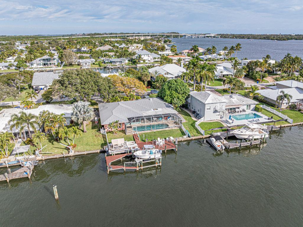 VERO ISLES PLAT NO 2 - Residential