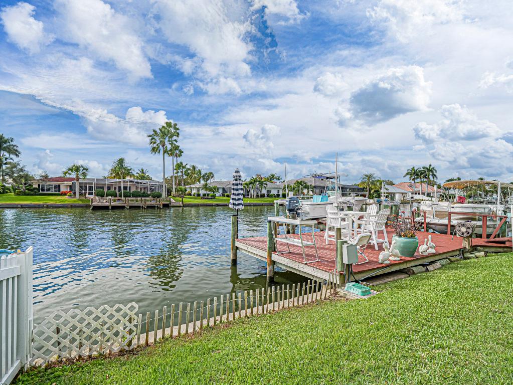 VERO ISLES PLAT NO 2 - Residential