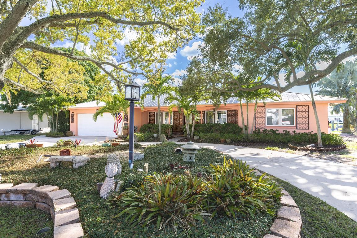 VERO ISLES PLAT NO 2 - Residential