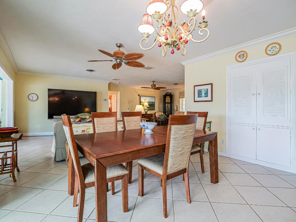 VERO ISLES PLAT NO 2 - Residential