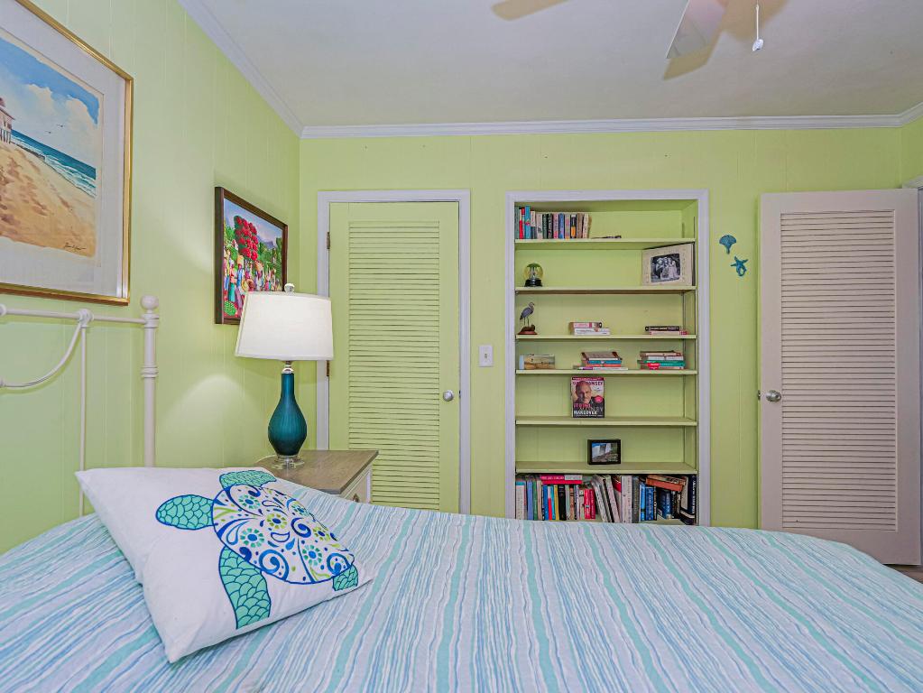 VERO ISLES PLAT NO 2 - Residential