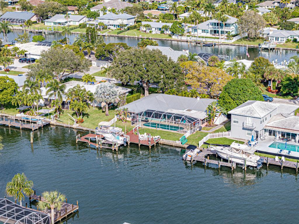 VERO ISLES PLAT NO 2 - Residential