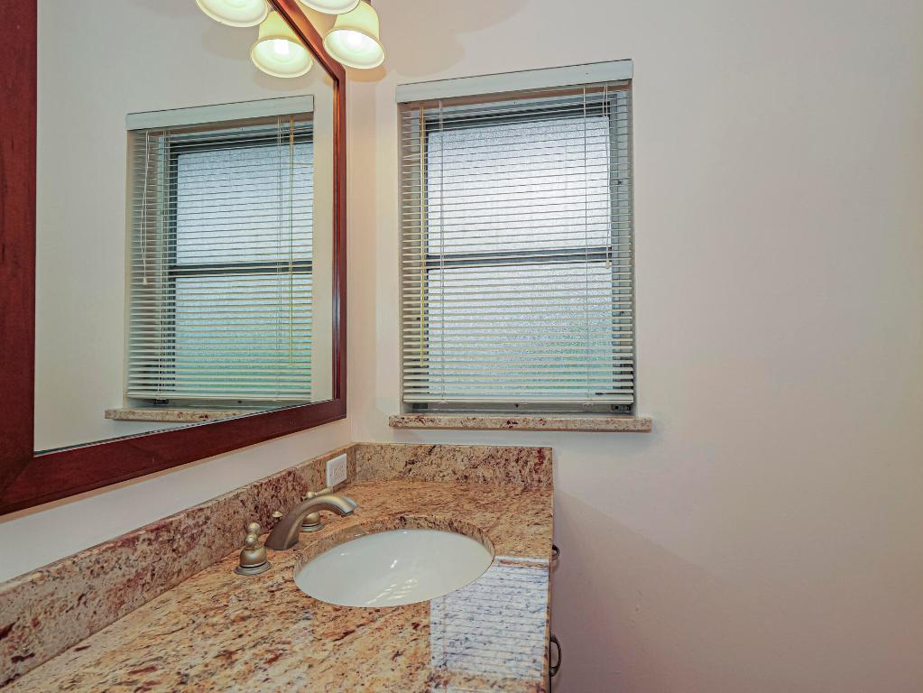 VERO ISLES PLAT NO 2 - Residential