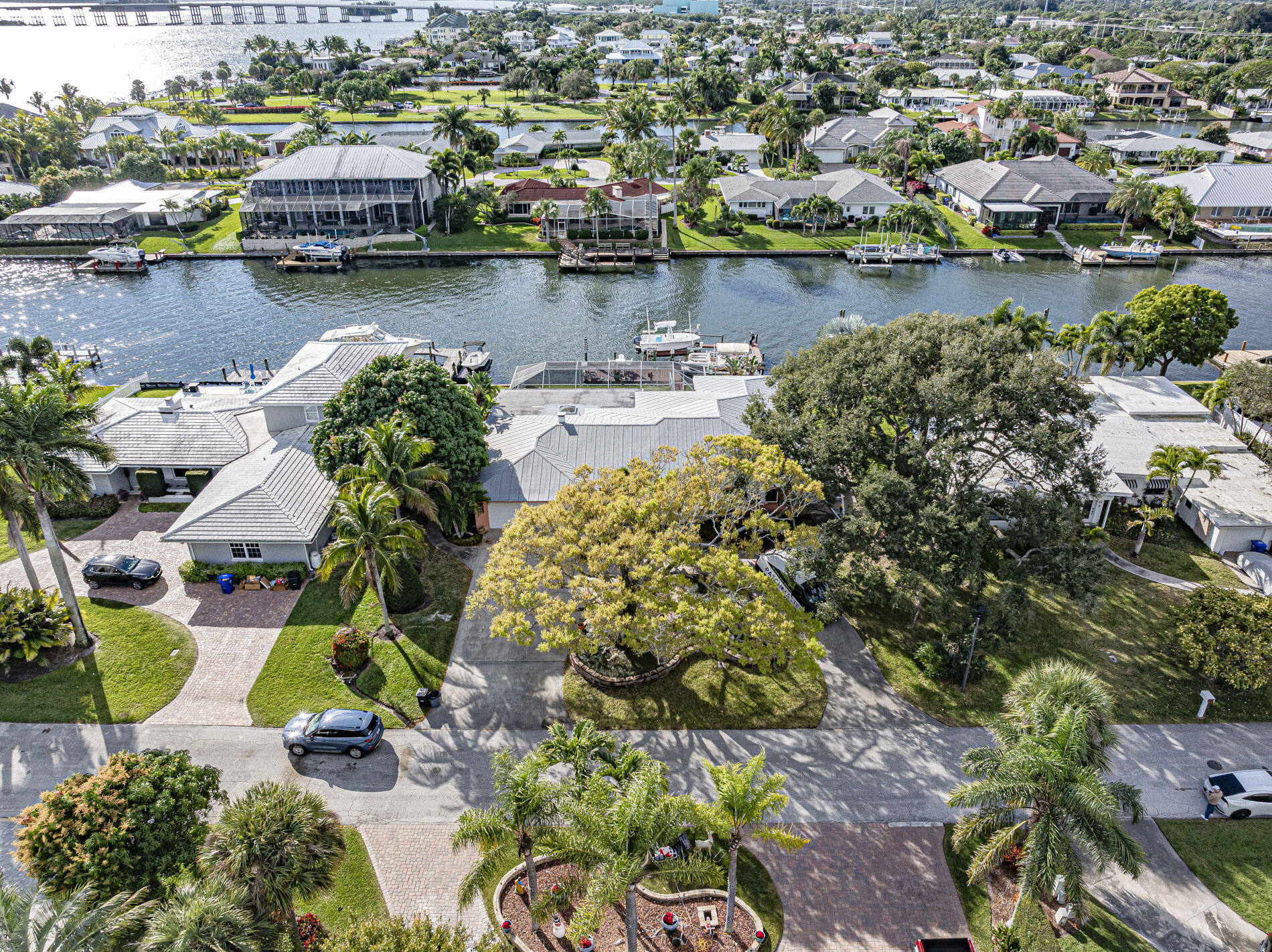 VERO ISLES PLAT NO 2 - Residential