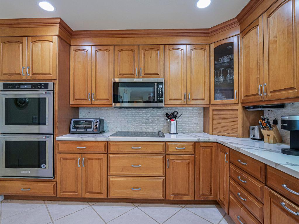 VERO ISLES PLAT NO 2 - Residential