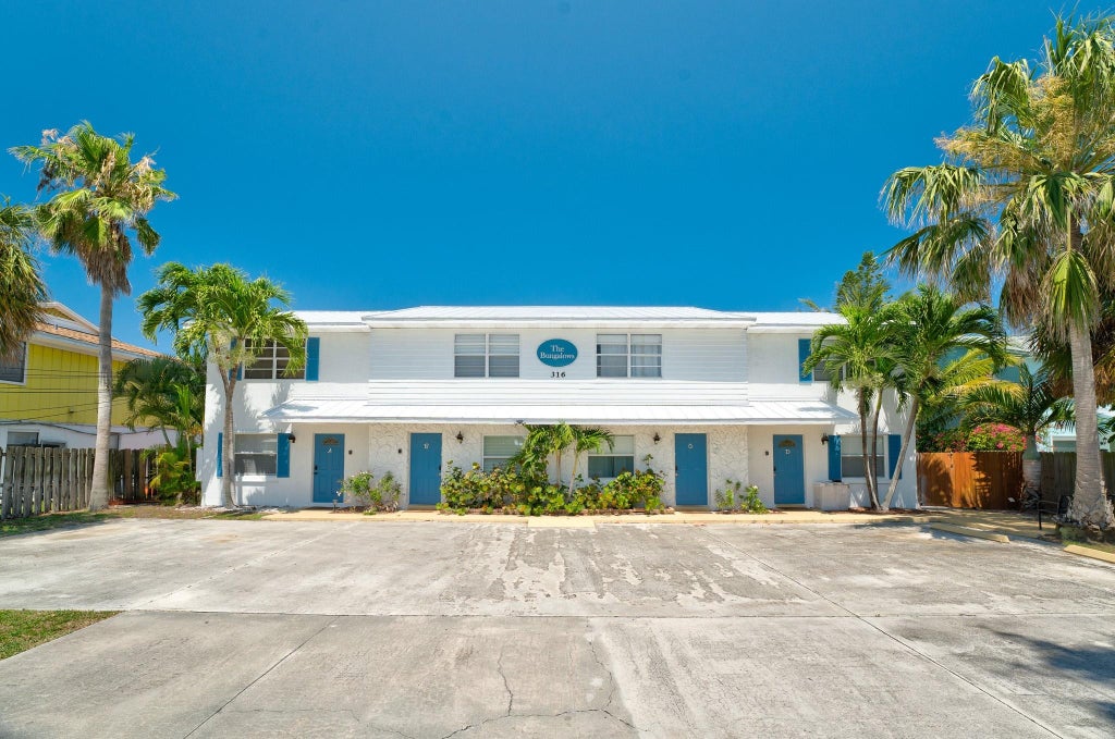 Photo of 316 Hernando Street, Fort Pierce, FL 34949 (MLS # F10442954)