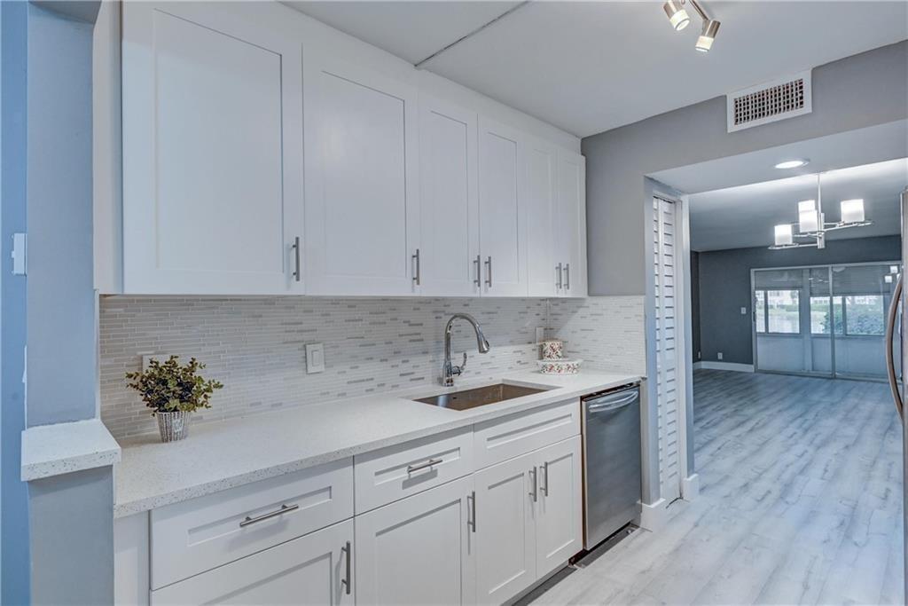 1704 Andros Isle E1