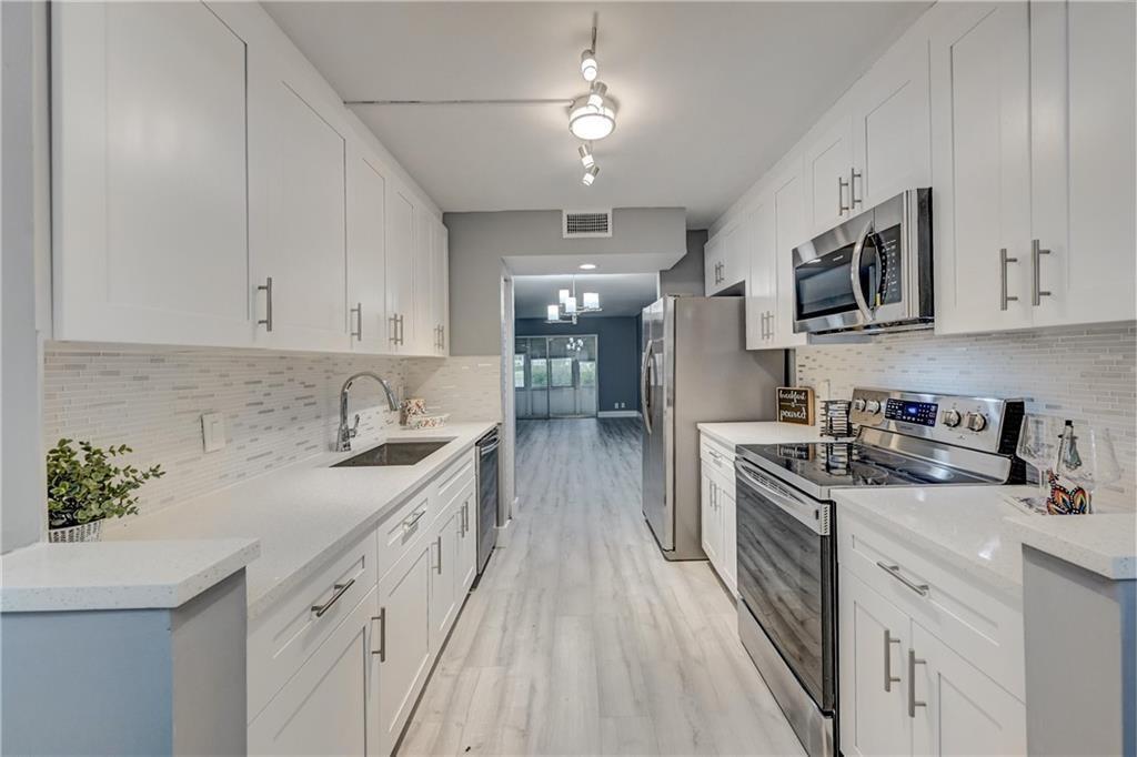 1704 Andros Isle E1