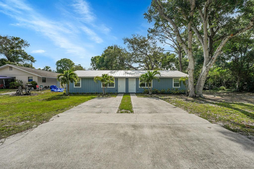 Photo of 5003 Sanibel Avenue, Fort Pierce, FL 34951 (MLS # R11089423)