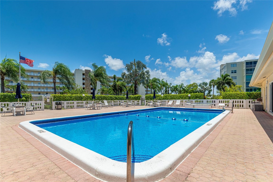 Meadowbrook Lakes - Residential