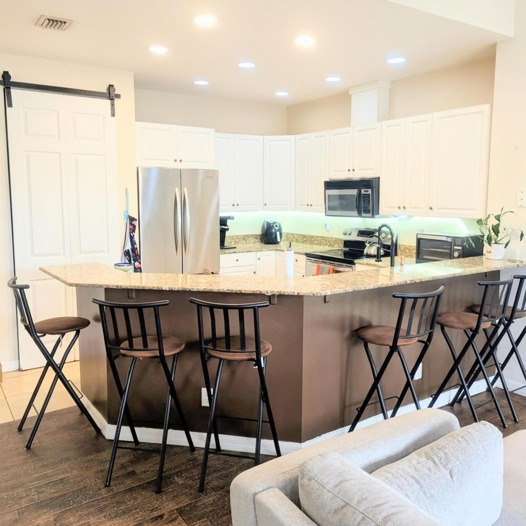Photo of 1301 S Federal Highway #4, Lake Worth Beach, FL 33460 (MLS # B26028950)