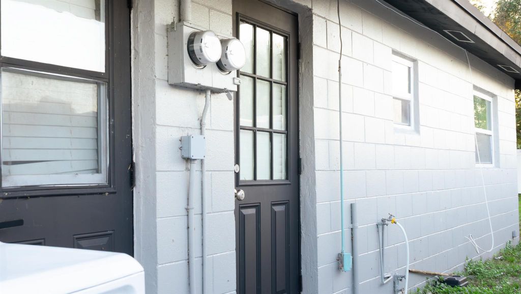 Photo of 713 N 23rd Street #B, Fort Pierce, FL 34950 (MLS # R11147507)