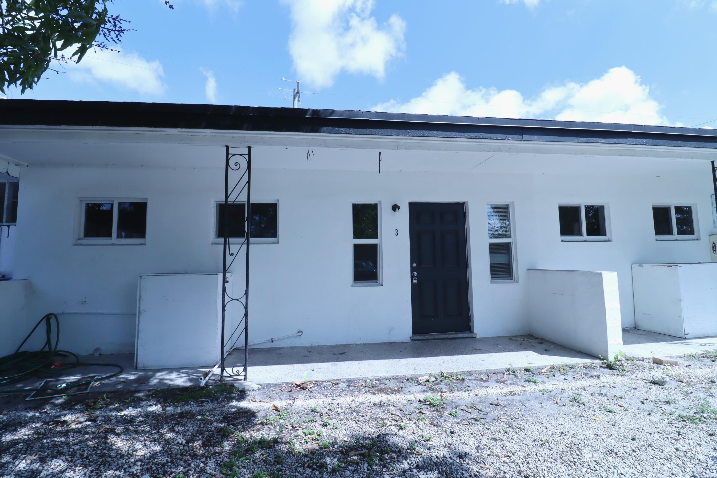 FLORAL HEIGHTS - Residential Lease