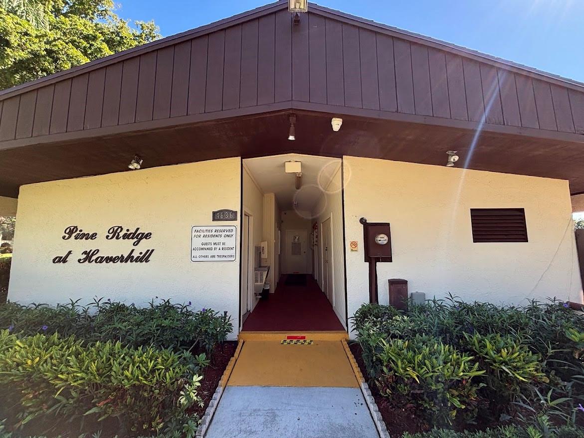 PINE RIDGE AT HAVERHILL C - Residential Lease