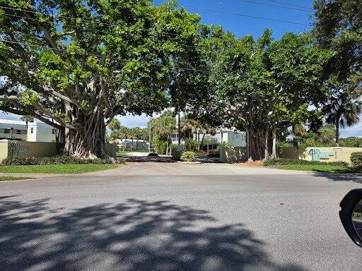 BANYAN HOUSE CONDO - Residential