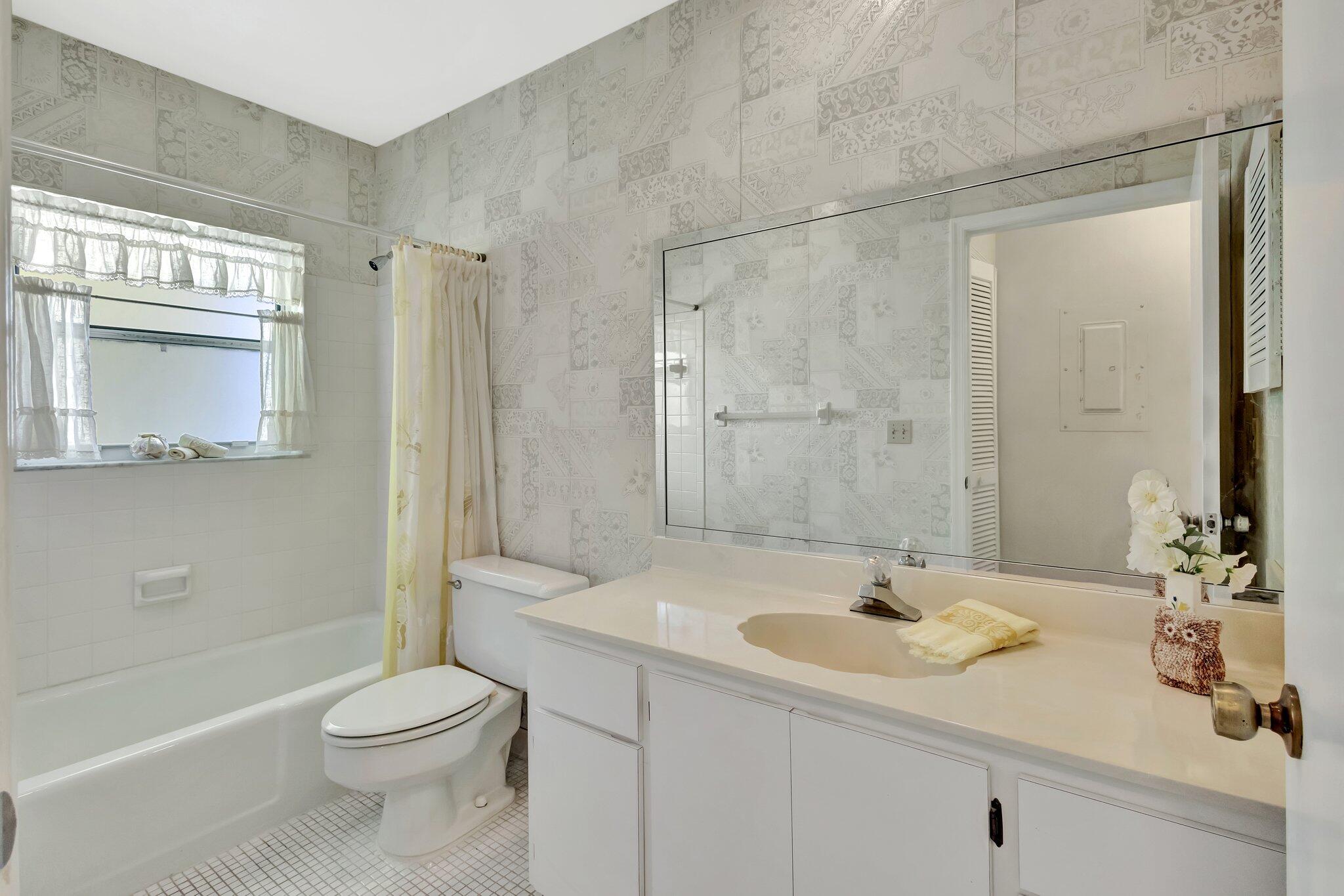 BANYAN HOUSE CONDO - Residential