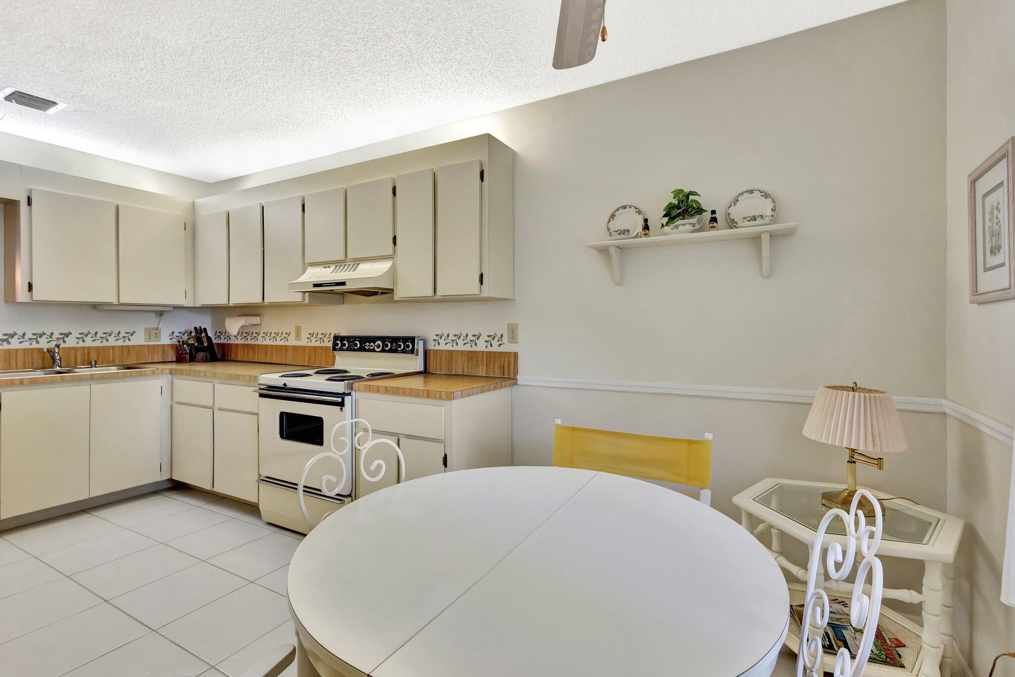 BANYAN HOUSE CONDO - Residential