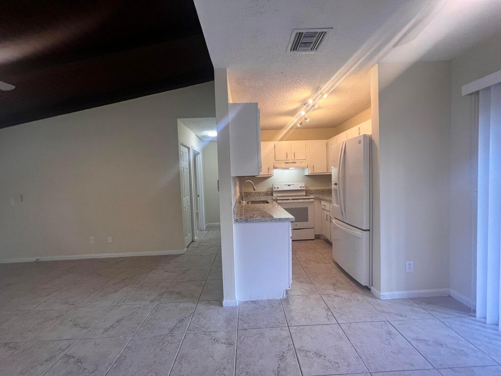 Photo of 492 Glenwood Drive #492, West Palm Beach, FL 33415 (MLS # R10936712)