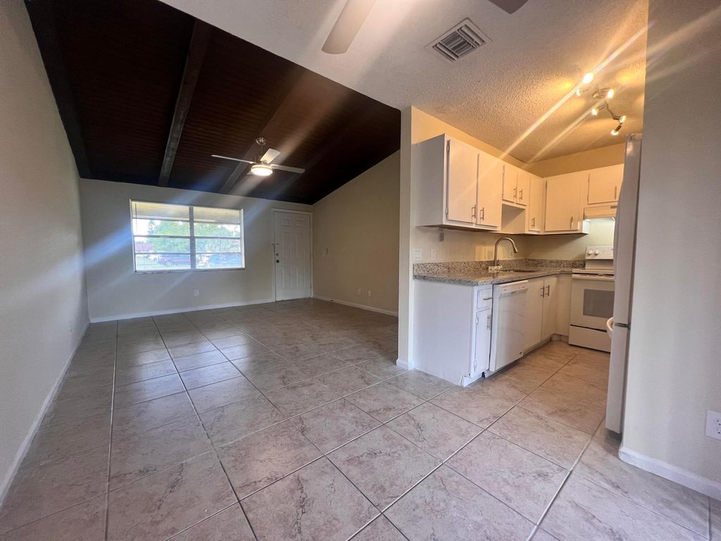 Photo of 492 Glenwood Drive #492, West Palm Beach, FL 33415 (MLS # R10936712)