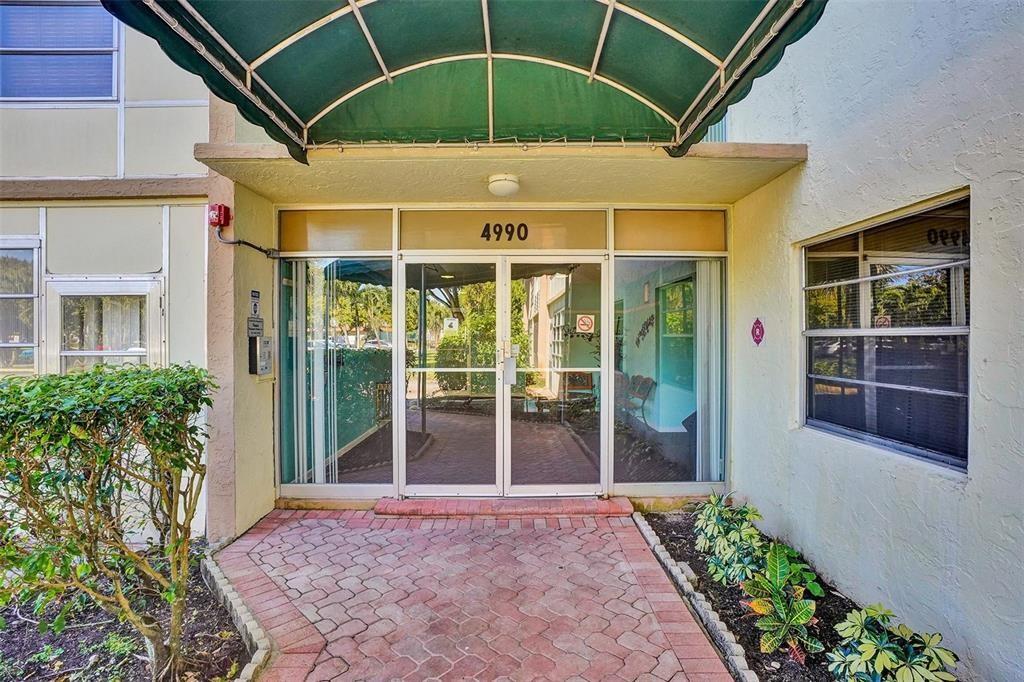 Sabal Palm Village 2 Cond - Residential Lease