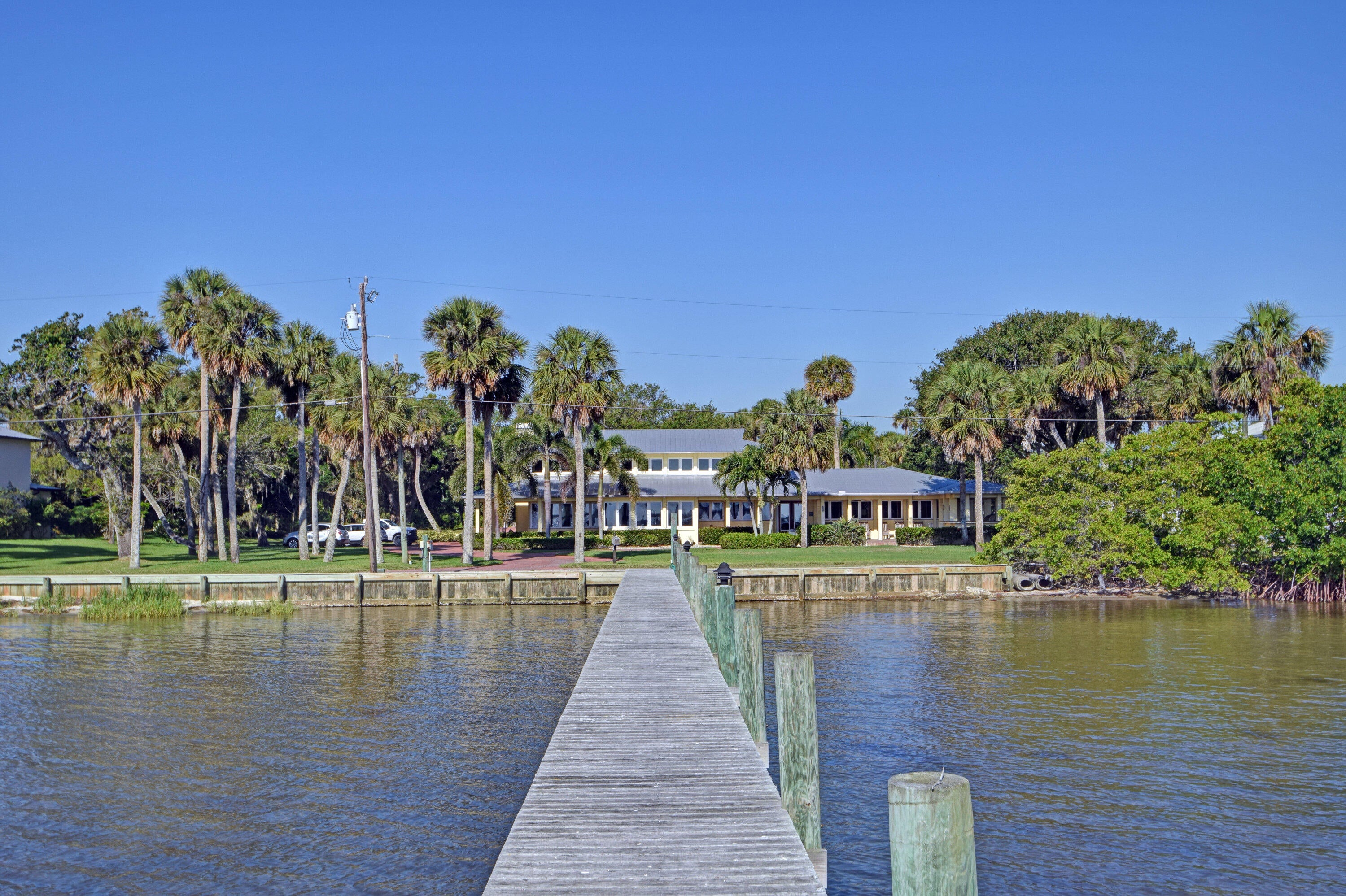 3209 N Indian River Drive