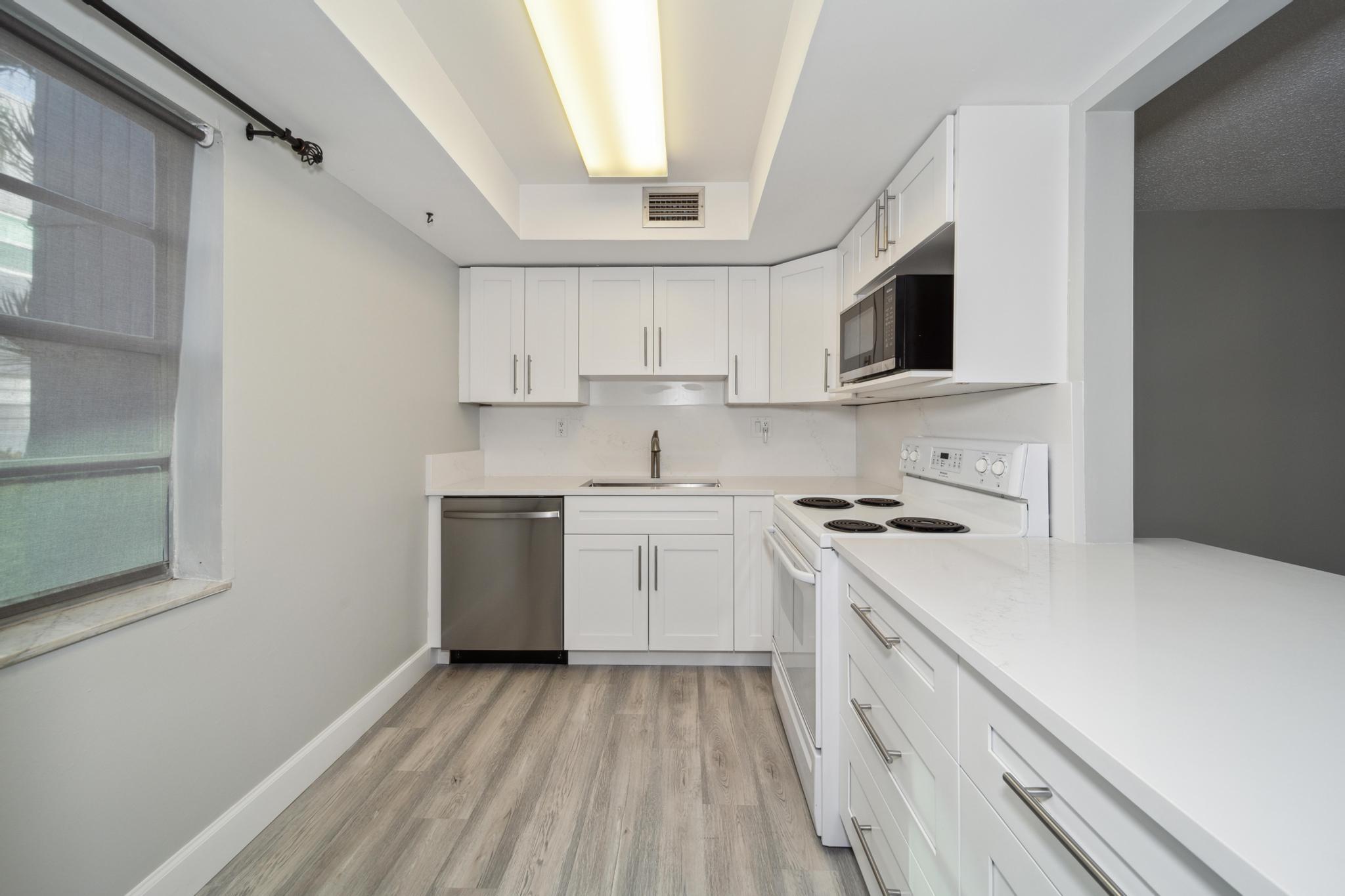KINGS POINT FLANDERS COND - Residential Lease
