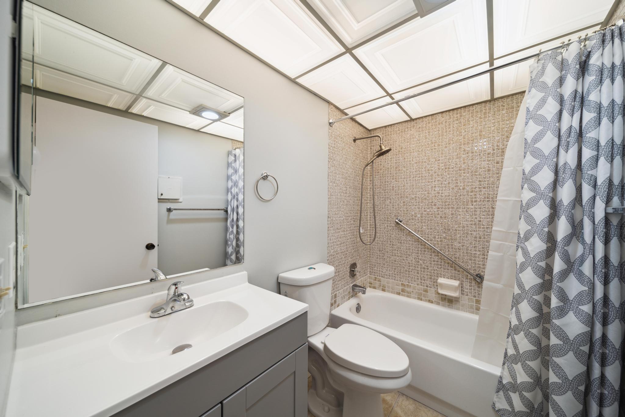 KINGS POINT FLANDERS COND - Residential Lease