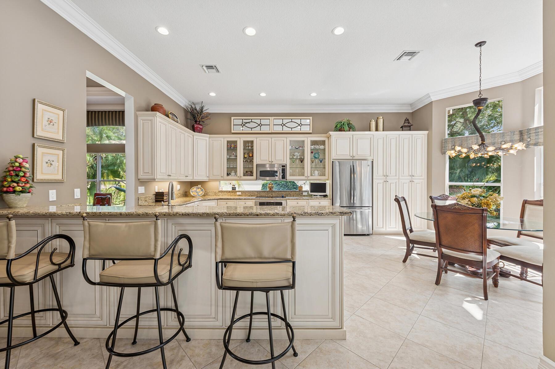 VALENCIA POINTE 1 - Residential