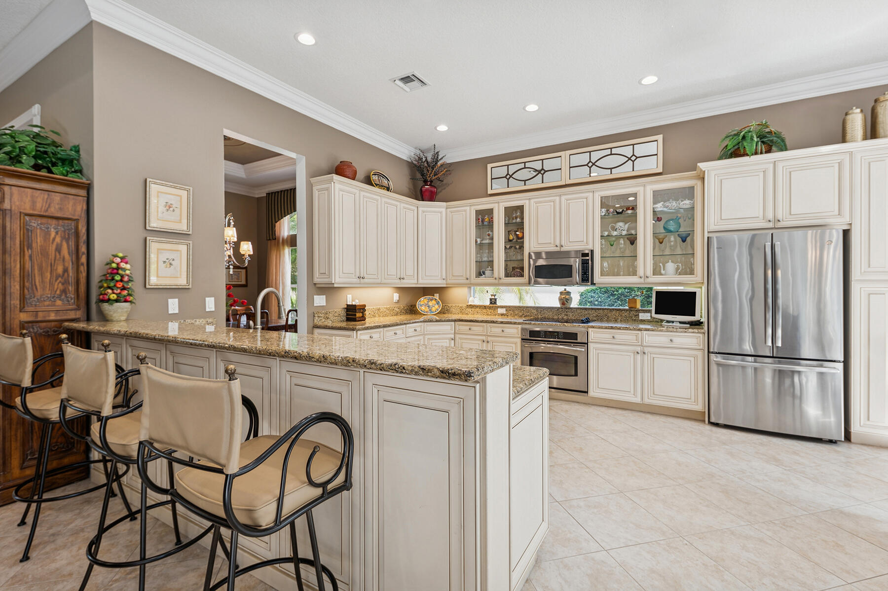 VALENCIA POINTE 1 - Residential