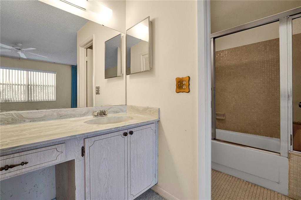 OAKBROOK - Residential